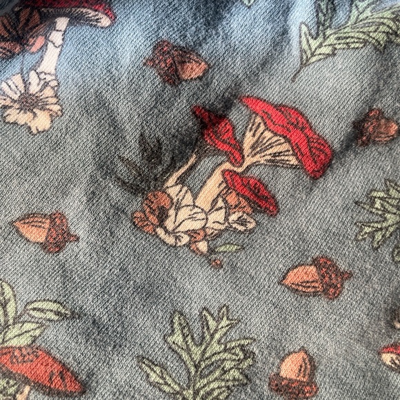 Mushroom shorts by Dip (Kroger brand) - Picture 2 of 3